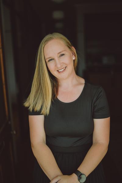 Nadia Smit, estate agent