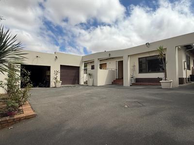 House For Sale in Bergzicht, Malmesbury